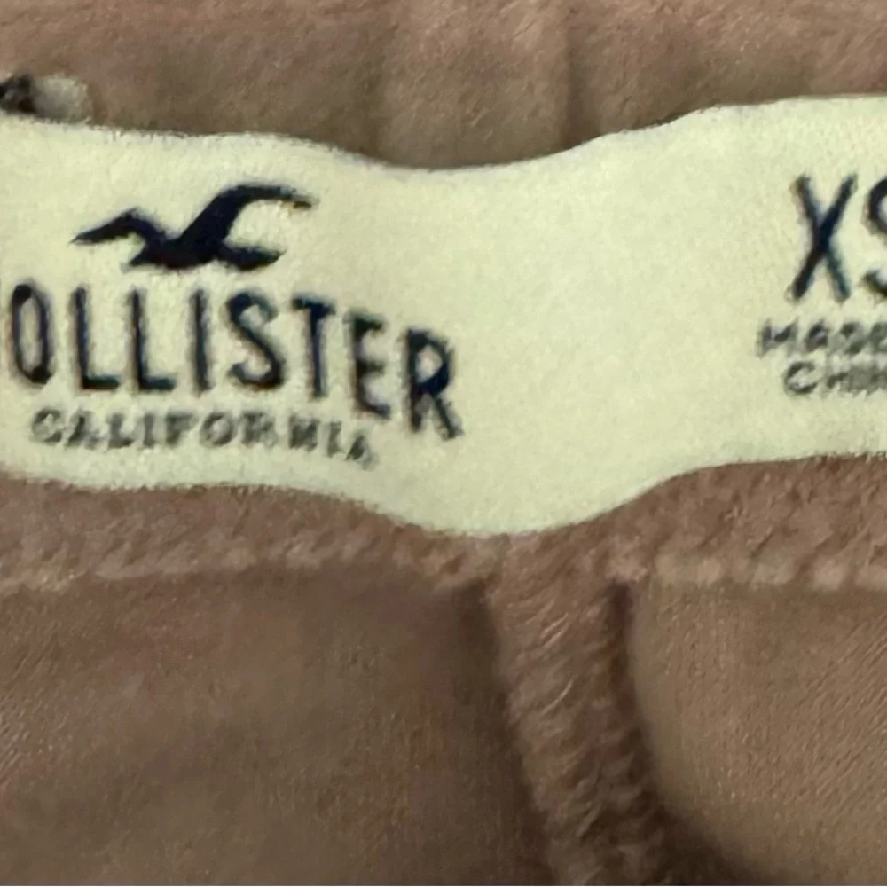 Hollister Blush Velvet Shorts - Picture 2 of 3